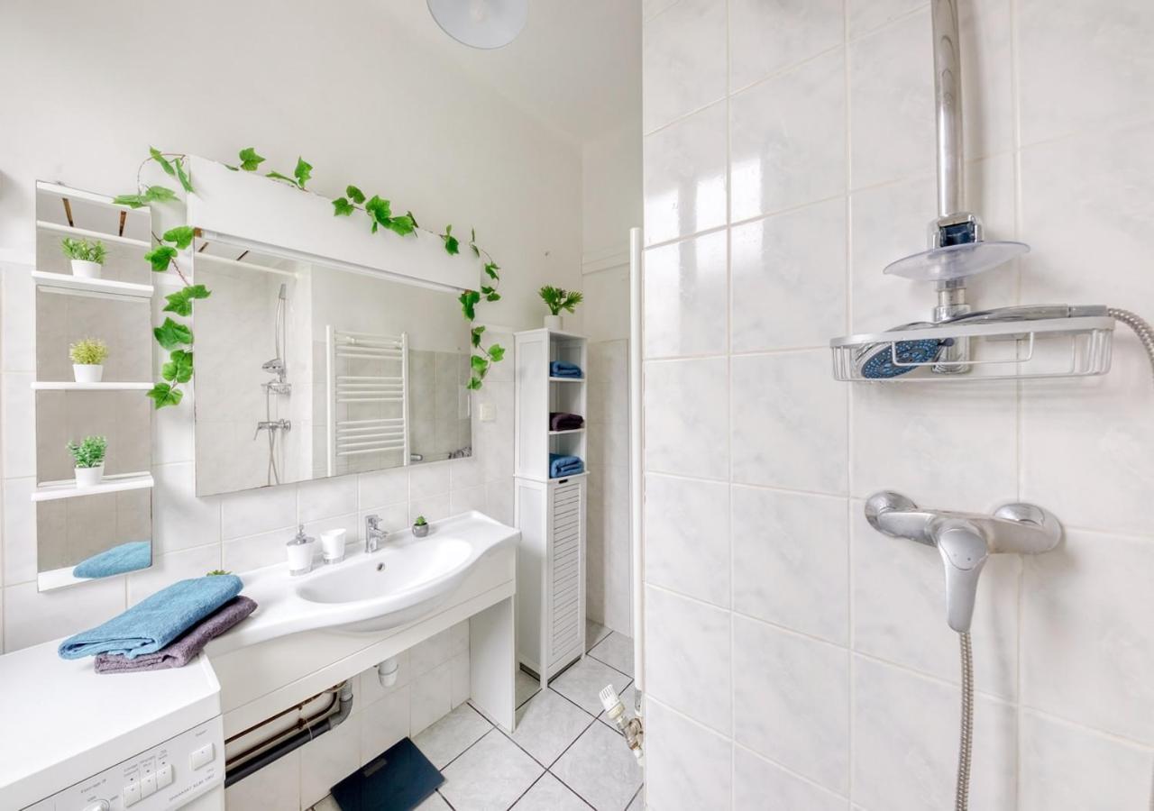 Apartment Paisible, Paris, Metro 10 Min, Rer B 7 Min, Orly - Genius